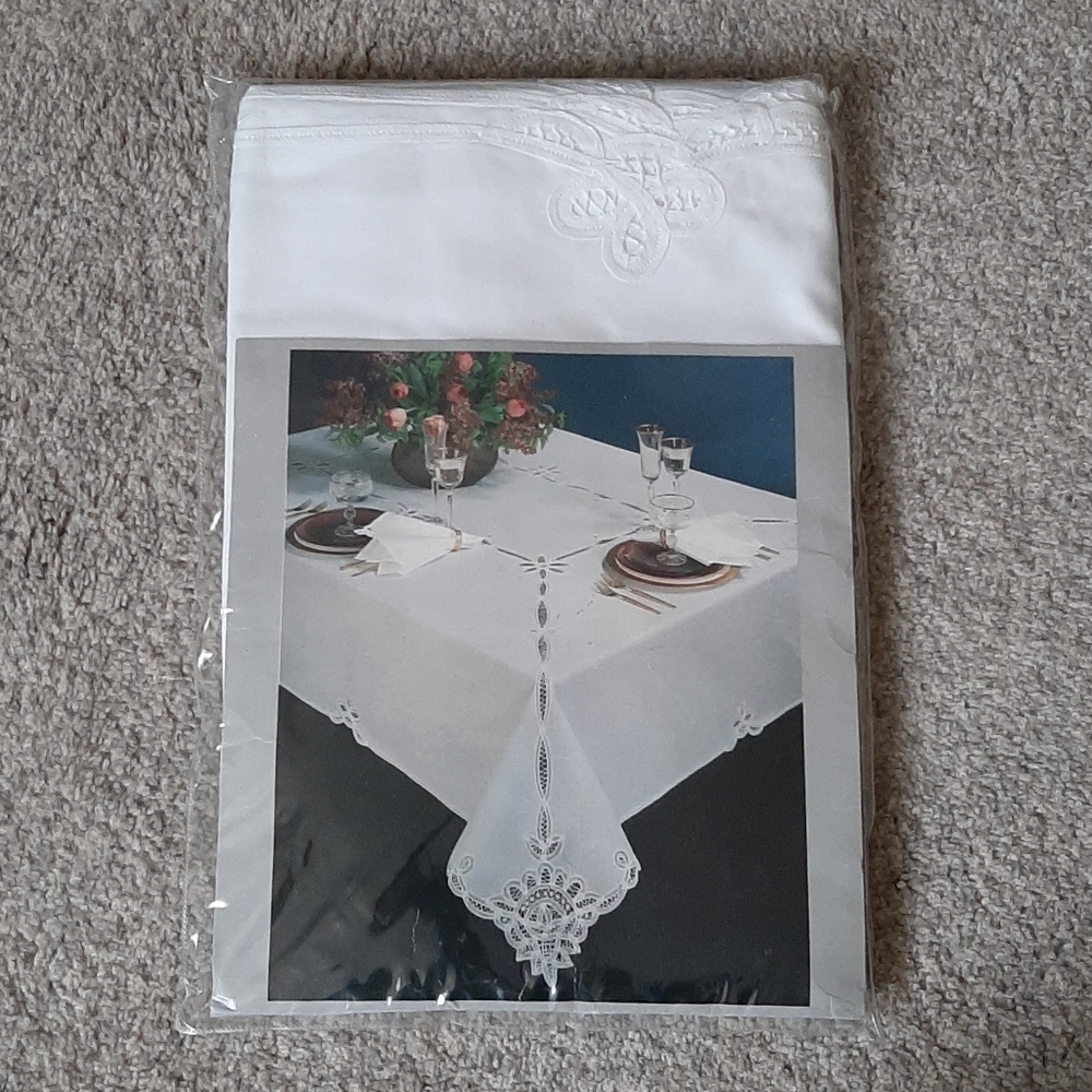 White Table Cloth Battenburg Lace Vintage NIB Oblong